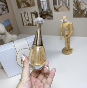 Dior – Mini Perfume Gift Set  ديور – طقم عطور مصغّر للهدايا